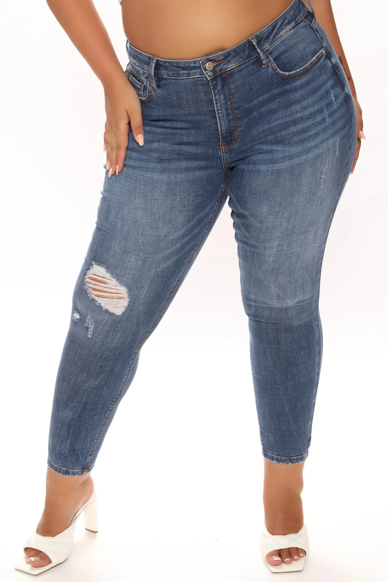 Always Lookin' Good Distressed Stretch Skinny Jeans - Dark Wash