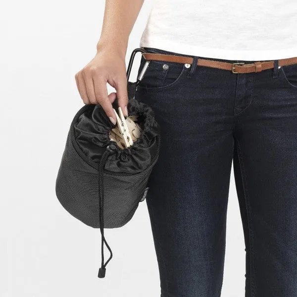 Bolsa para pinzas con mosquetón, en color negro.