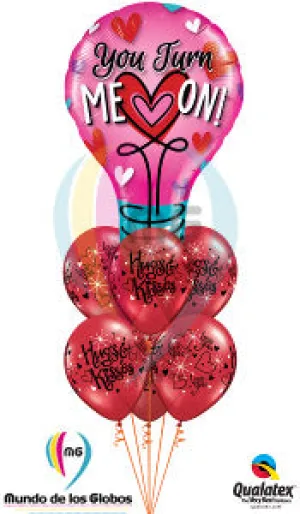 Bombillo Gigante metálico con mensaje "You turn me ON"  & latex hugs & kisses impresos
