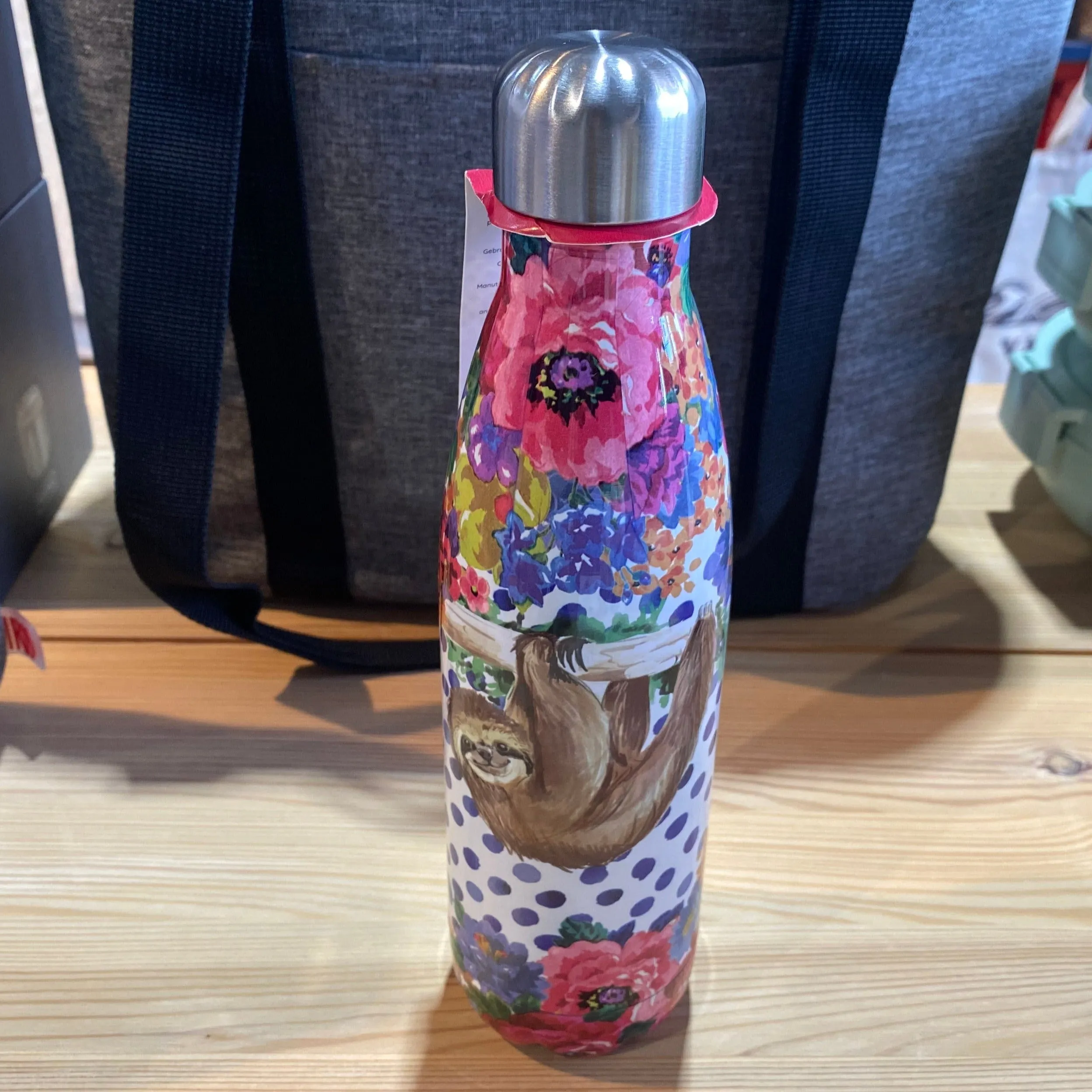 Botella térmica estampado salvaje con Oso perezoso.