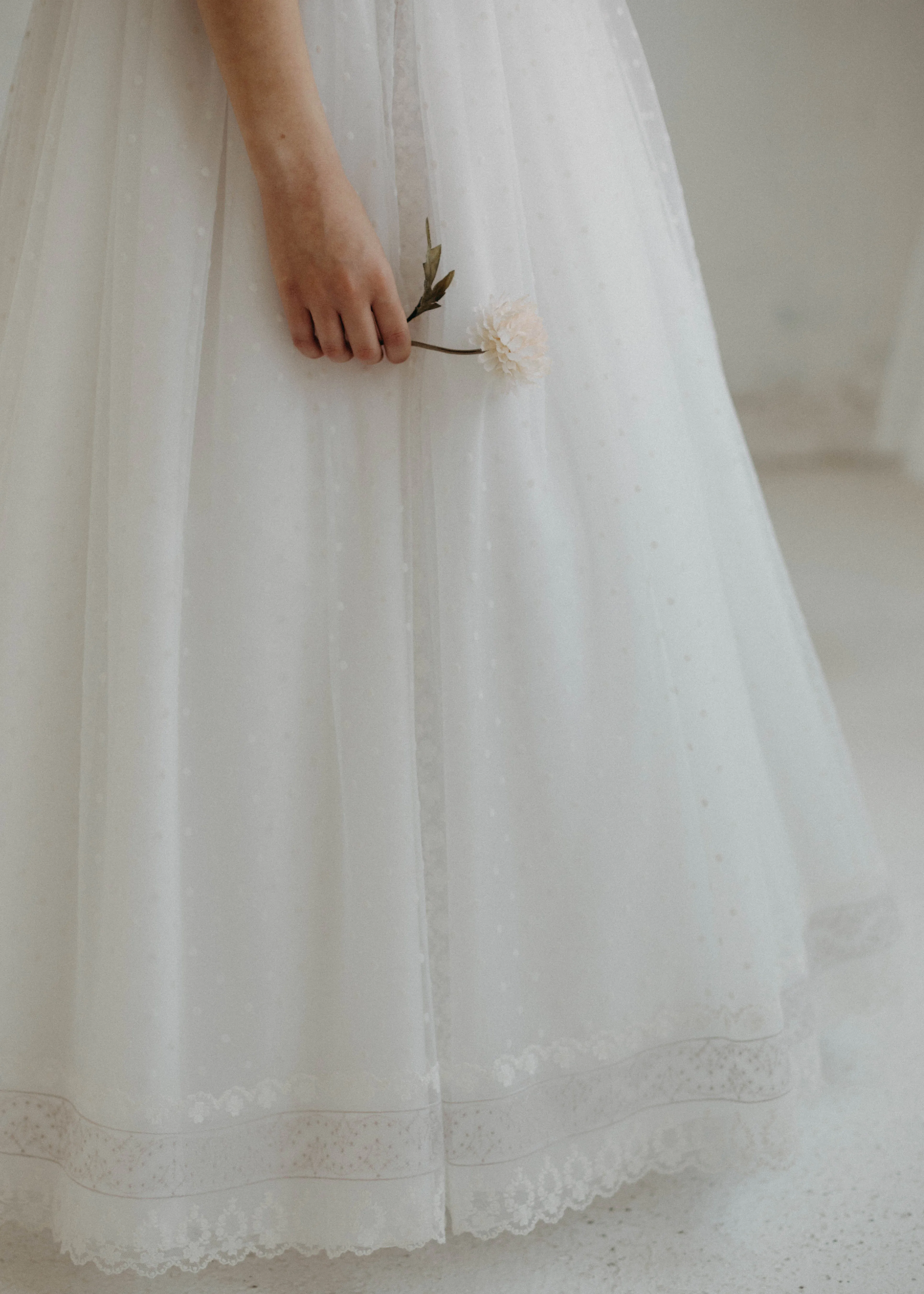 FIRST COMMUNION DRESS MODEL 4610: Romantic First Communion Dress