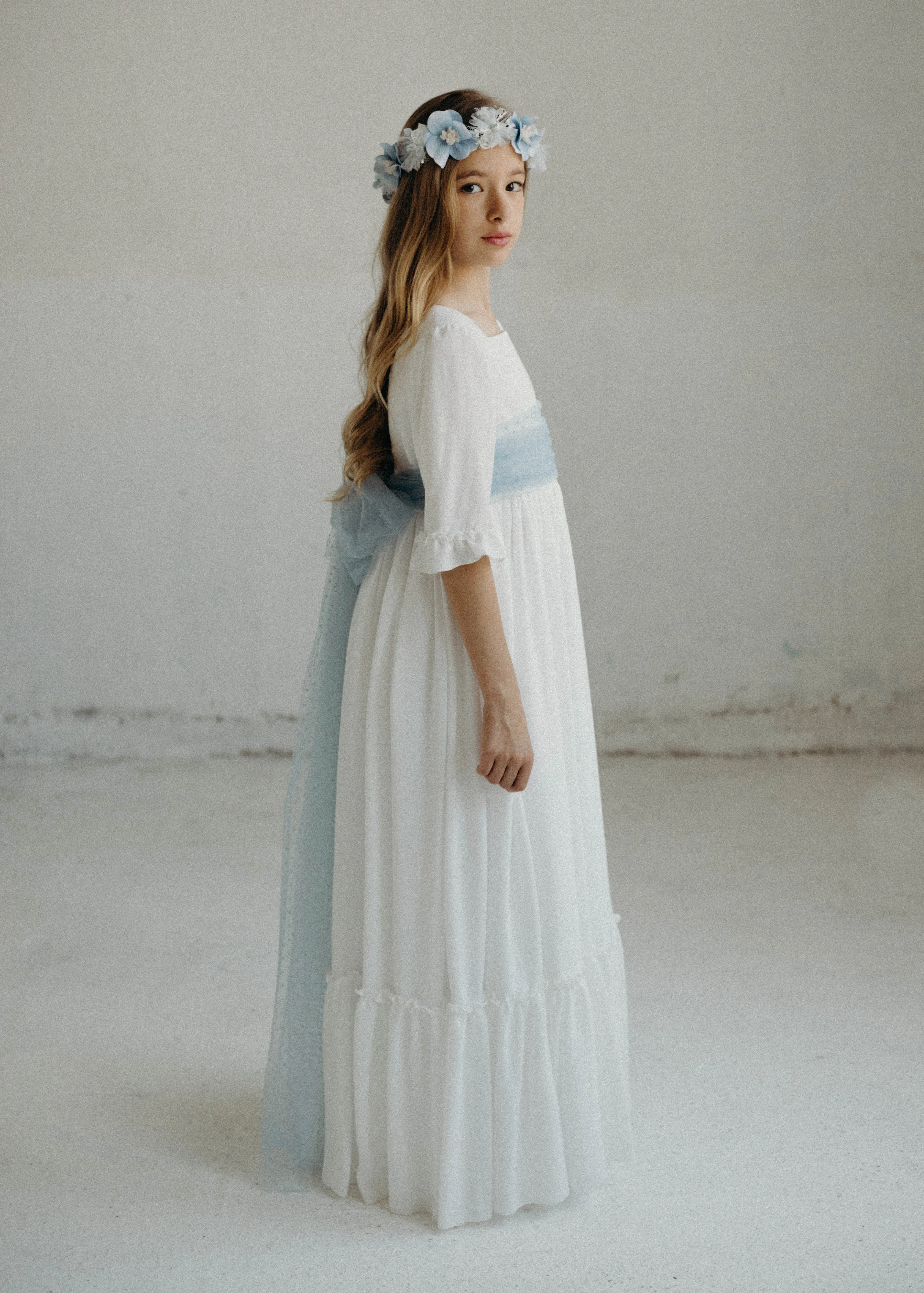 FIRST COMMUNION DRESS MODEL 4701: Romantic First Communion Dress