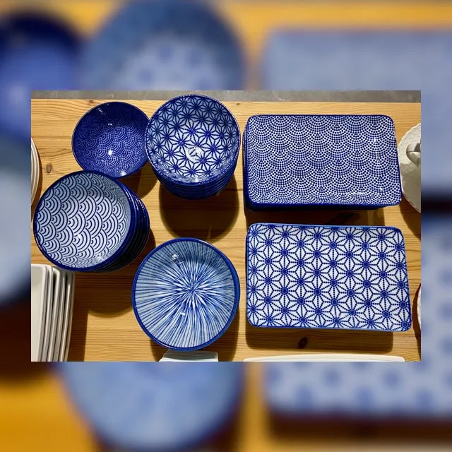 Plato/Fuente Dot, Nippon Blue, de Tokyo