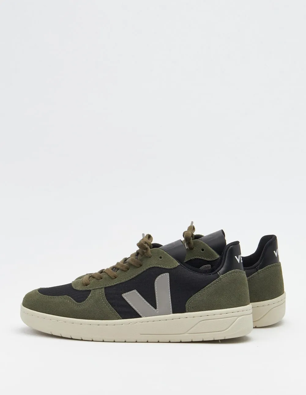 Veja V-10 Ripstop Negras y Grises Hombre